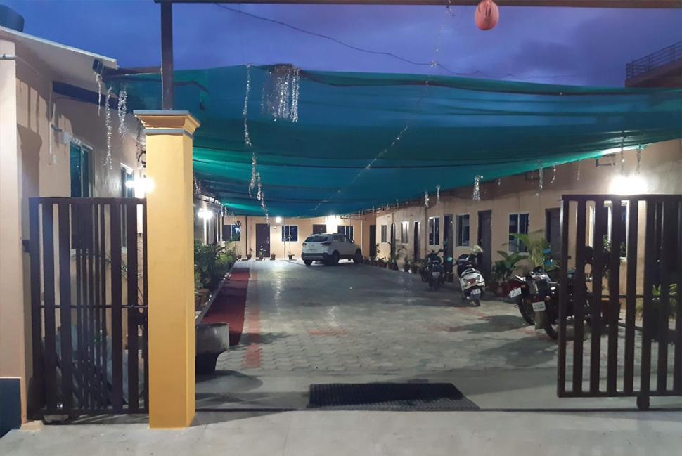 Sri Nandini Guest House Chikmagalūr Exteriör bild