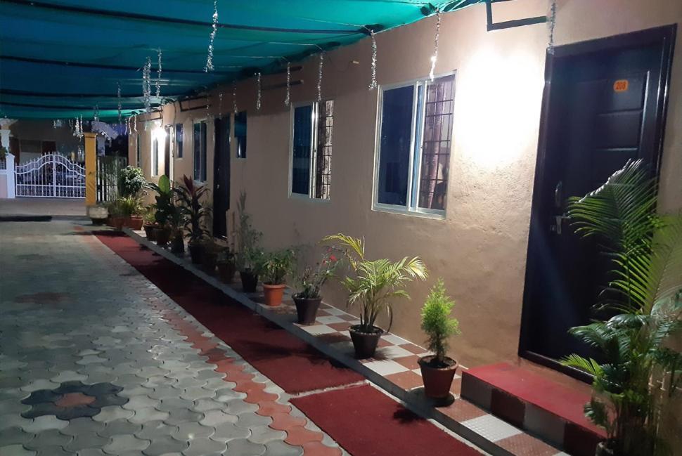 Sri Nandini Guest House Chikmagalūr Exteriör bild