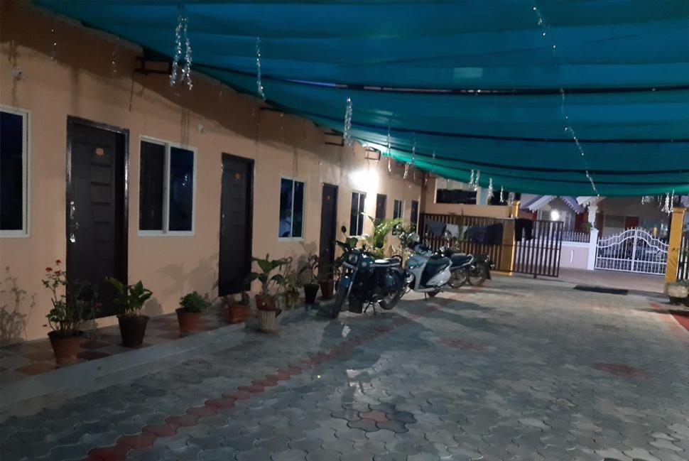 Sri Nandini Guest House Chikmagalūr Exteriör bild
